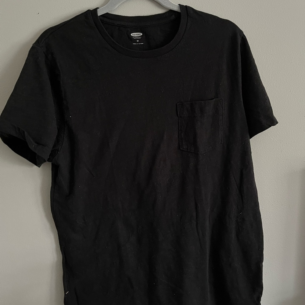 Plain black tee shirt